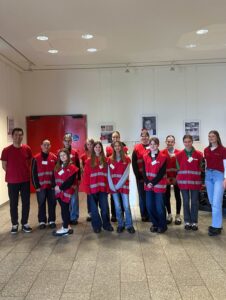 Die Girls Day Gruppe steht zusammen